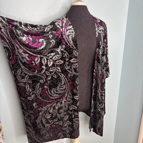 Chico's Sheer Kimono - Picture 7 of 13